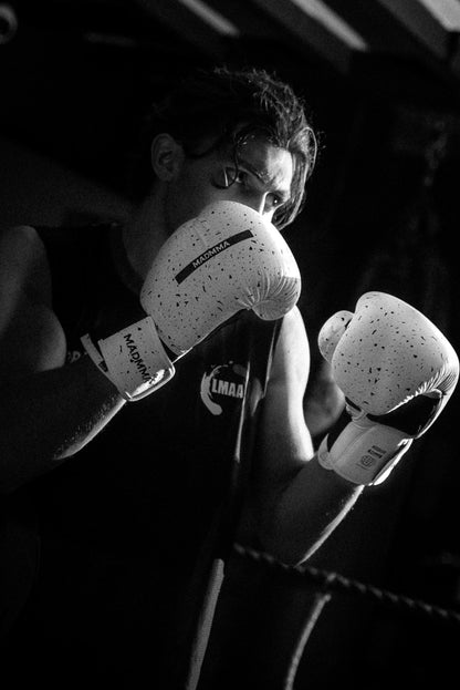 GEN 01 STRIKING GLOVE