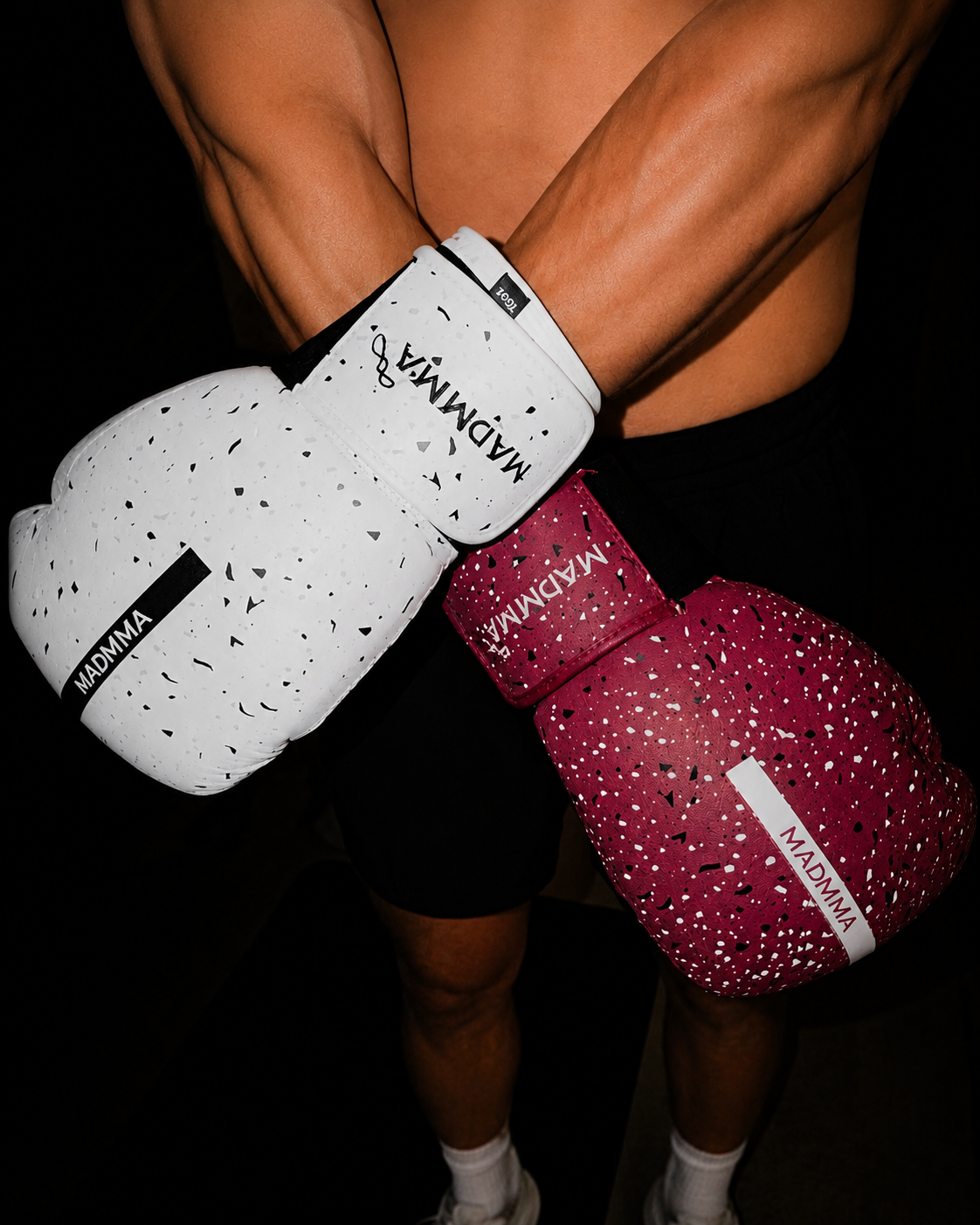 GEN 01 STRIKING GLOVE