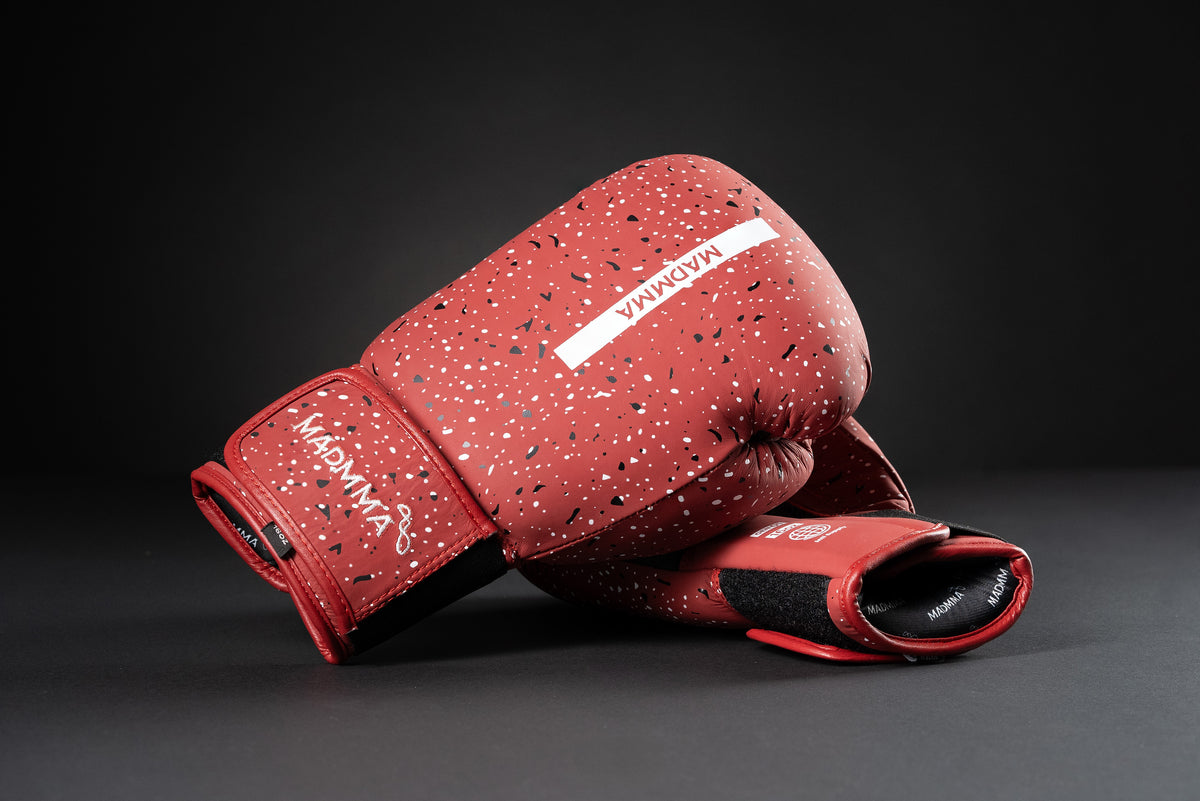 GEN 01 STRIKING GLOVE