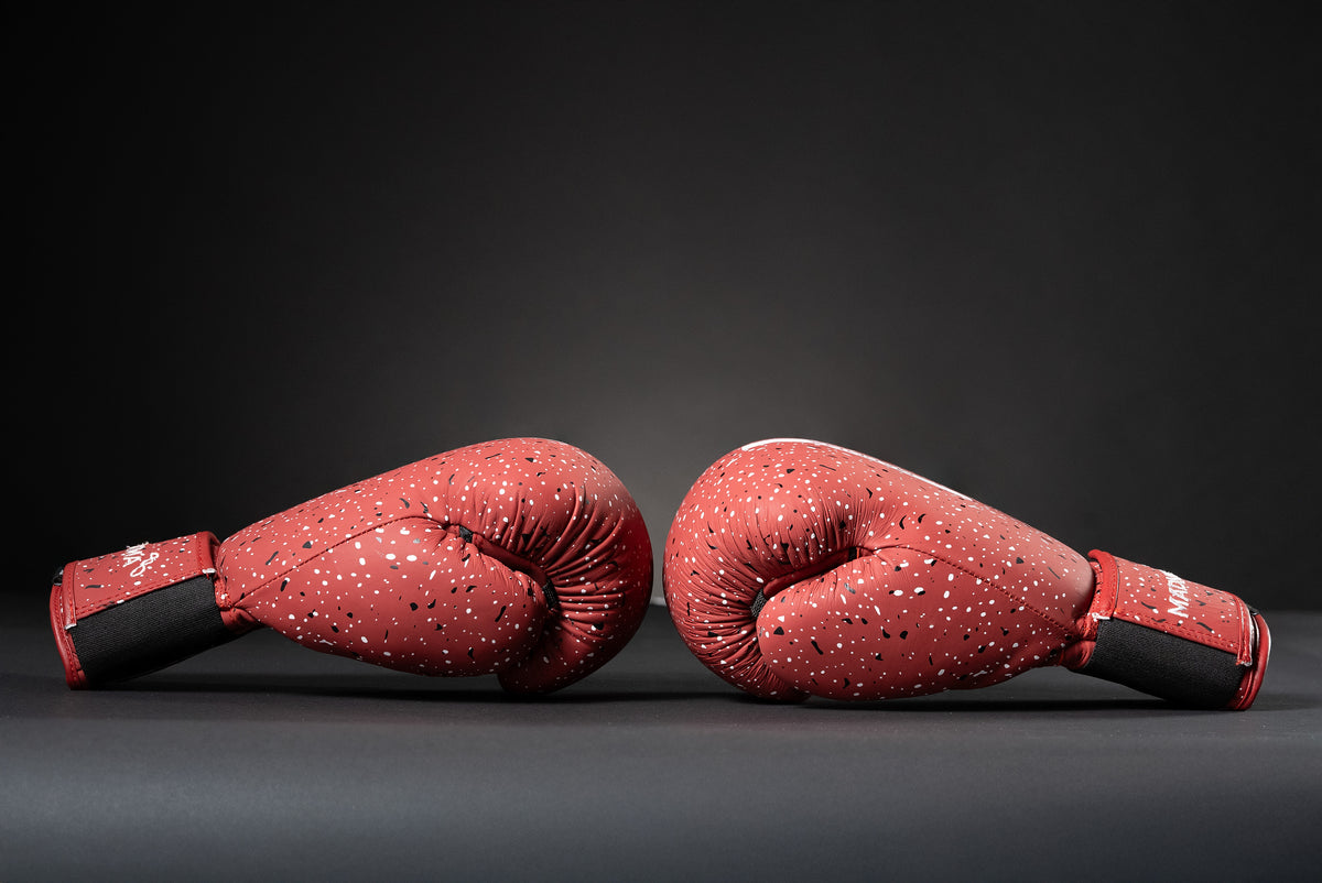 GEN 01 STRIKING GLOVE