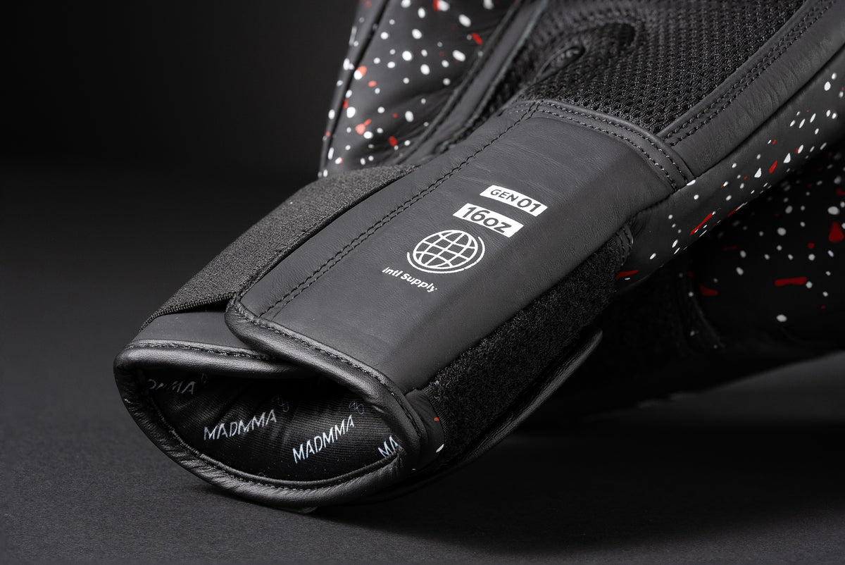 GEN 01 STRIKING GLOVE